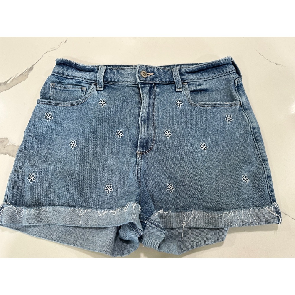 Hollister Curvy Ultra High-Rise Mom Shorts Daisy Embroidered Denim Blue 13/31
